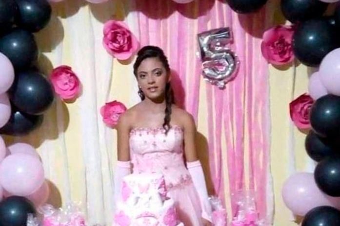A jovem Sandra Silva Melo de Morais, mais conhecida como Sandy, está desparecida