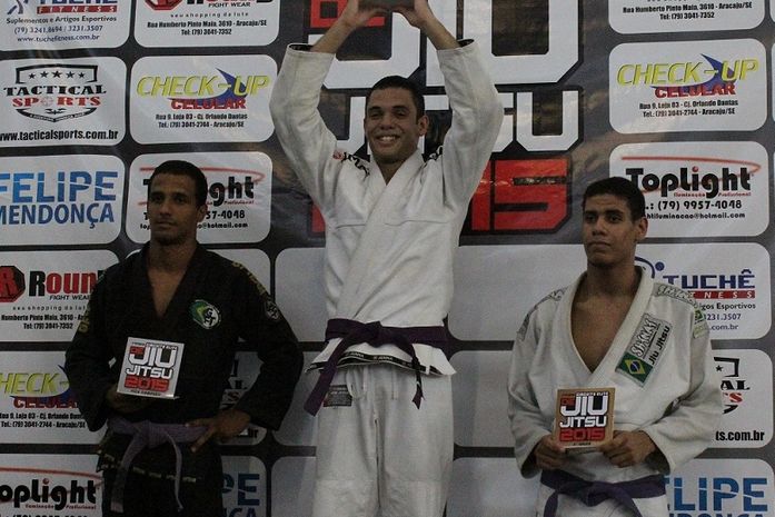 Lucas Vieira, campeão faixa roxa em sua categoria