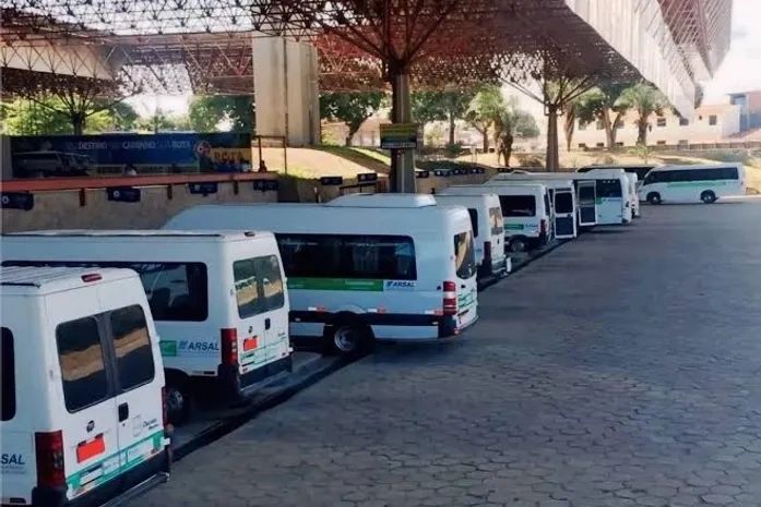 PT cobra Governo de AL após eleitores relatarem horas de espera por transporte para votar