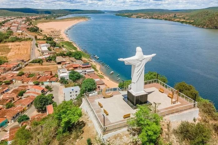 Homem é preso em flagrante após oferecer R$ 4 a uma menina em troca de um beijo no interior de Alagoas
