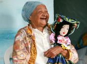 Mestra Maria de Lourdes, artesã de bonecas, é um dos patrimônios vivos de Alagoas