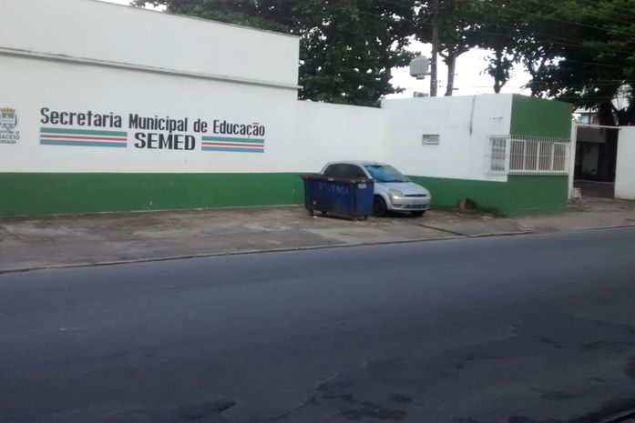 Semed confirma que servidor que filmou mulheres em banheiro será afastado do cargo