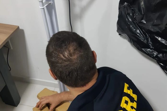 PRF apreende 10kg de maconha transportados do Rio Grande do Norte para AL em ônibus