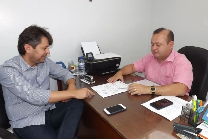 Léo Saturnino recebe visita de cortesia do ex-presidente Márcio Marques