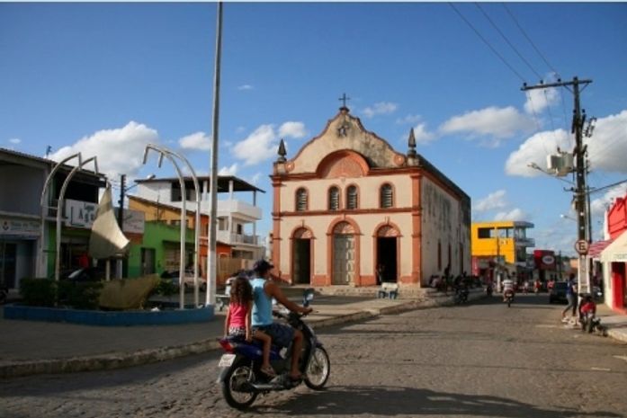 Servidores em protesto desocupam sede da Prefeitura de Lagoa da Canoa