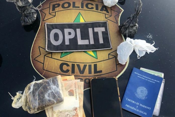 Jovem é preso suspeito de homicídio e tráfico em Riacho Doce; dois envolvidos seguem foragidos