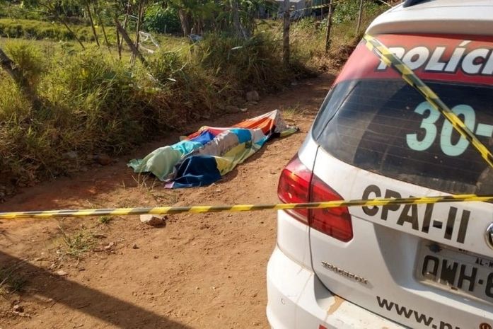 População encontra corpo abandonado em estrada da zona rural de Arapiraca