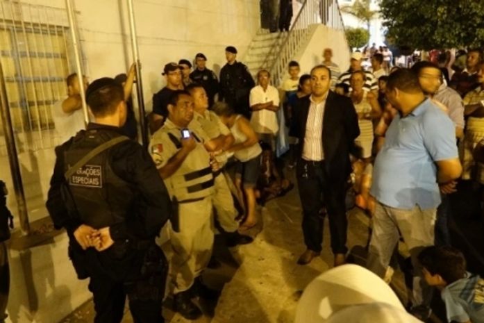 Impasse em Traipu Policia Militar impede posse de prefeito