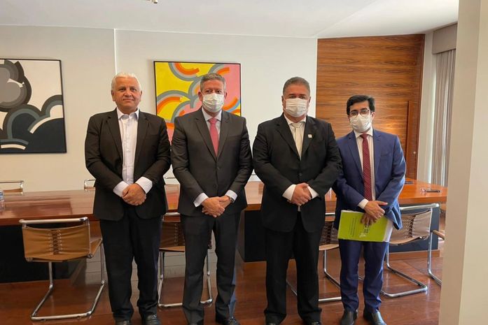 Prefeito George Clemente é recebido pelo deputado federal Arthur Lira, em Brasília