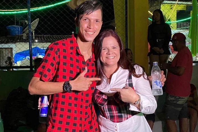 Multidão lota ginásio poliesportivo na Barra de Santo Antônio para curtir o São João