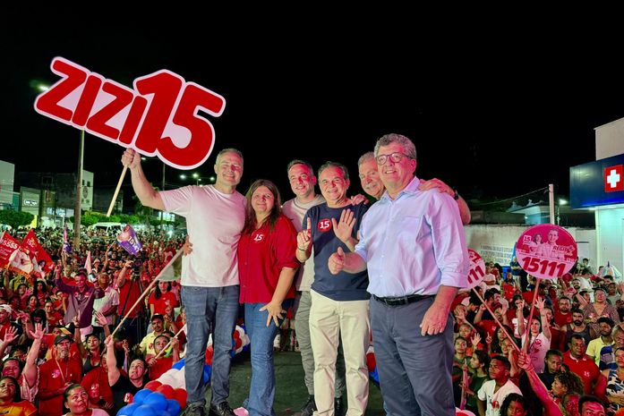 Ziane costa faz história em realizar maior comício de Delmiro Gouveia