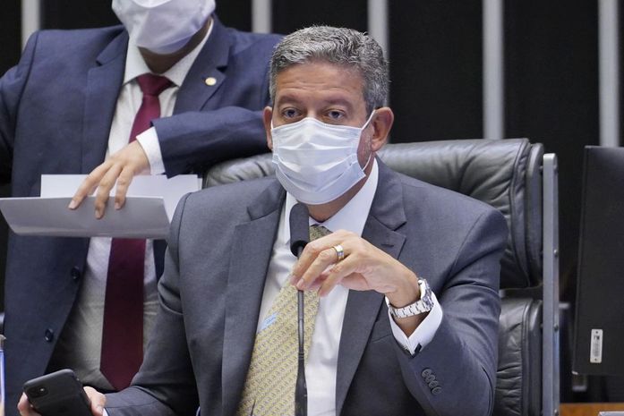 Mesmo com rejeição de Comissão, Lira afirma que pode levar voto impresso ao plenário