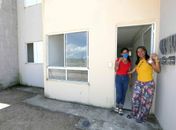 Vítimas acolhidas pela Casa da Mulher celebram a conquista da casa própria: "alegria"