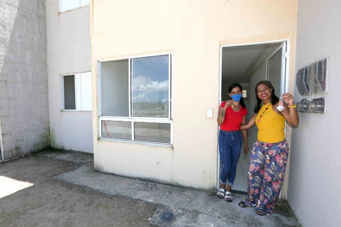 Vítimas acolhidas pela Casa da Mulher celebram a conquista da casa própria: "alegria"