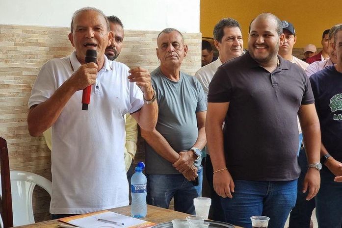 Cícero Cavalcante ao lado do filho Fernando durante Convenção em Matriz