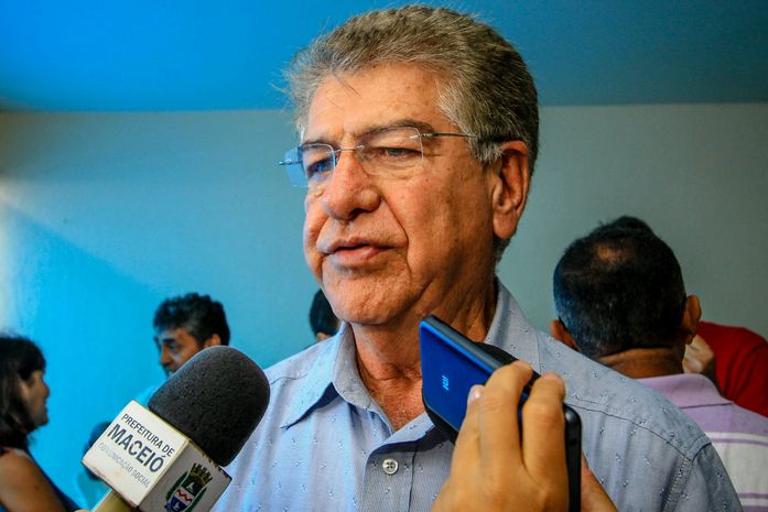 Secretário de Infraestrutura Roberto Fernandes