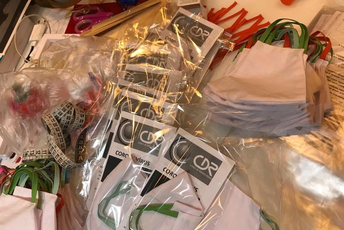 Máscaras foram doadas para os pacientes