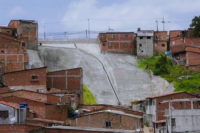 Grota do Rafael recebe proteção de encostas e obras estruturantes