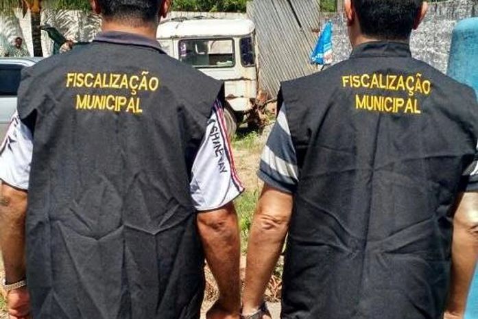Fiscais de obras da Prefeitura de Maragogi ganham novos uniformes