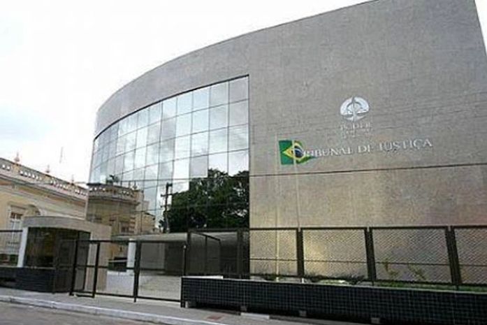 Banco Santander é condenado por cobrar dívida após encerramento de conta