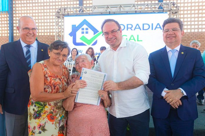 Arapiraca entrega, nesta sexta (10), novos títulos de propriedade aos beneficiários do Programa Moradia Legal