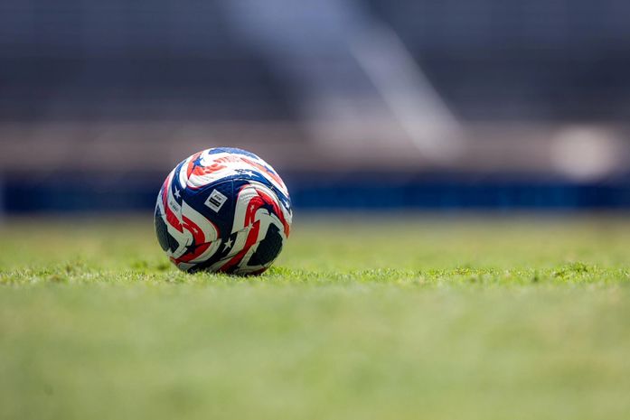 Selaj inicia tratamento anual do gramado do Estádio Rei Pelé visando a temporada 2026