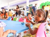 Educação inaugura refeitório com mobiliário novo na creche Monsenhor Luiz Barbosa
