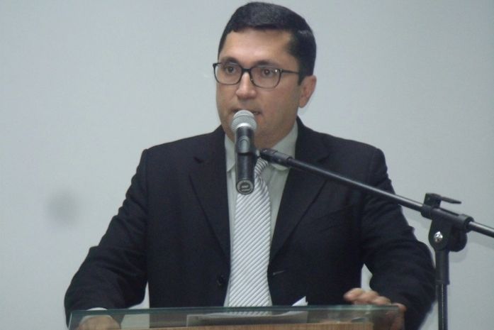 Vereador Rogério Nezinho volta a dizer que administração de Rogério Teófilo é lenta