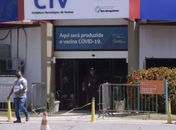 Fiocruz prevê entrega de vacinas com insumo nacional em setembro