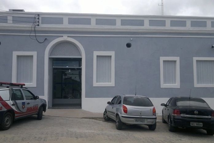 Mulher é presa ao tentar sacar dinheiro com documento falso em Marechal Deodoro