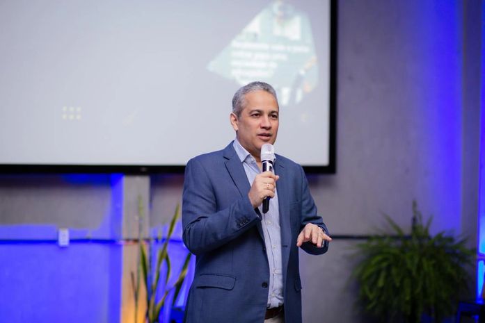 Advogado alagoano publica em Portugal e Espanha
livro com os 7 passos para sucesso na carreira jurídica