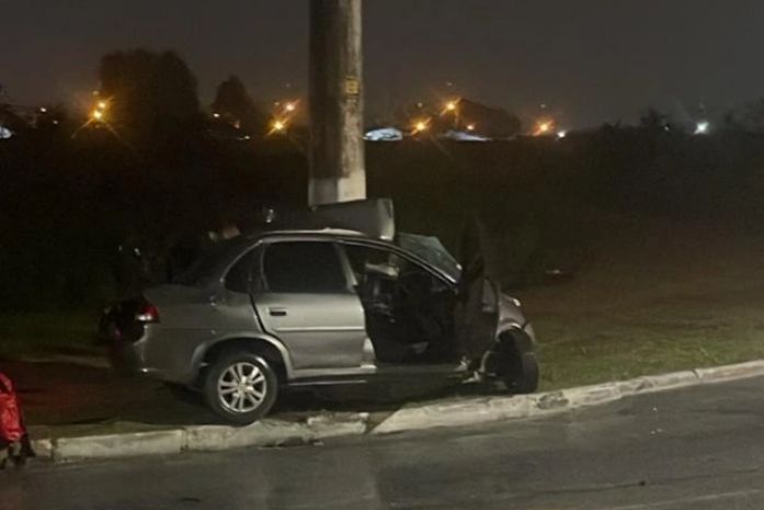 Jovem recém-habilitado morre após colidir com poste na parte alta de Maceió; veja vídeo