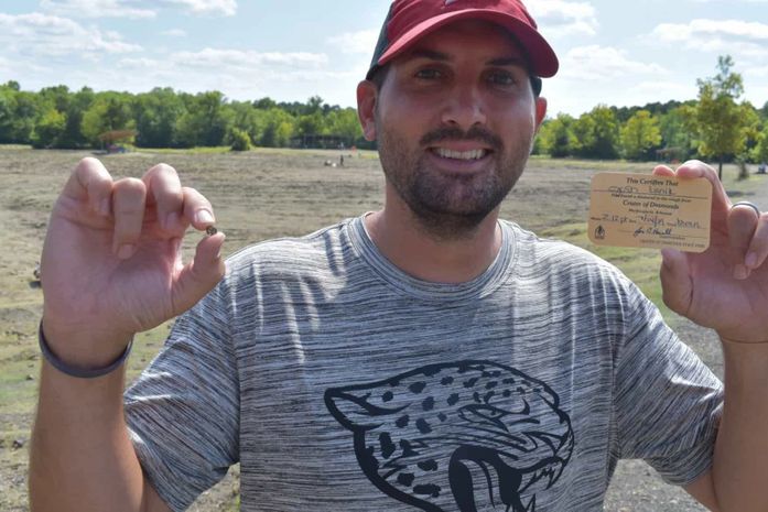 Turista encontra diamante de 2,12 quilates