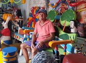 Vanvan no seu ateliê, Ilha do Ferro