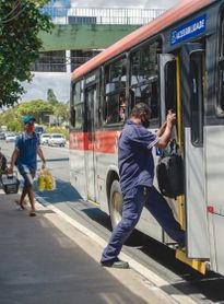 Segundo turno: 50 ônibus reforçam transporte coletivo em Maceió neste domingo (25)