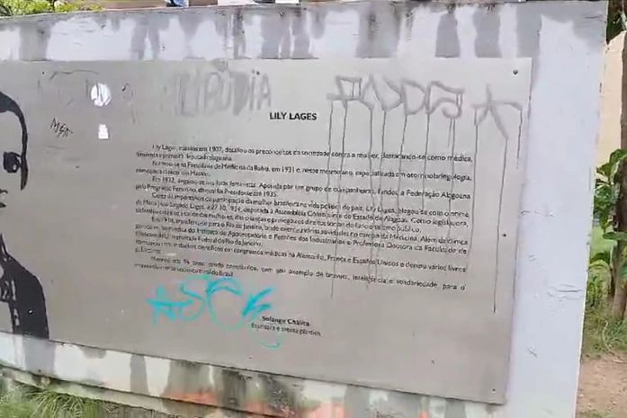 Os painéis biográficos do Corredor Vera Arruda estão sendo retirados. Por quê?