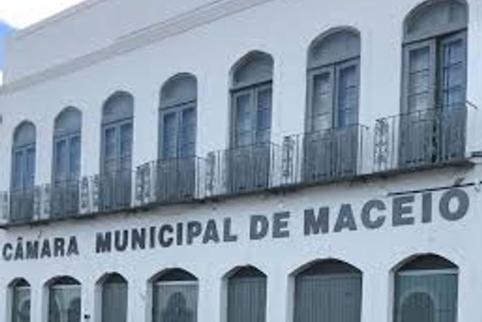 Câmara de Maceió suspende sessão desta terça em luto pela morte do Papa Francisco