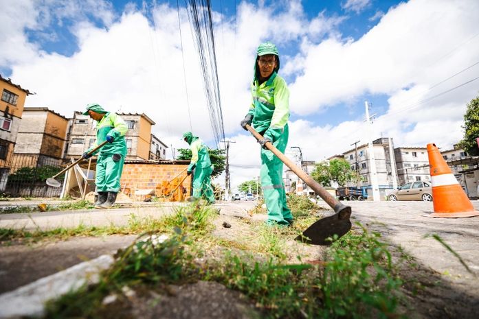 Alurb realiza mutirão de limpeza no Conjunto Medeiros Neto nesta sexta-feira (29)