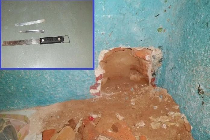 Durante inspeção, policiais civis encontram buraco em parede de cela de delegacia