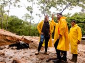 Vice-prefeito e titular da Seminfra percorre áreas afetadas pelas fortes chuvas