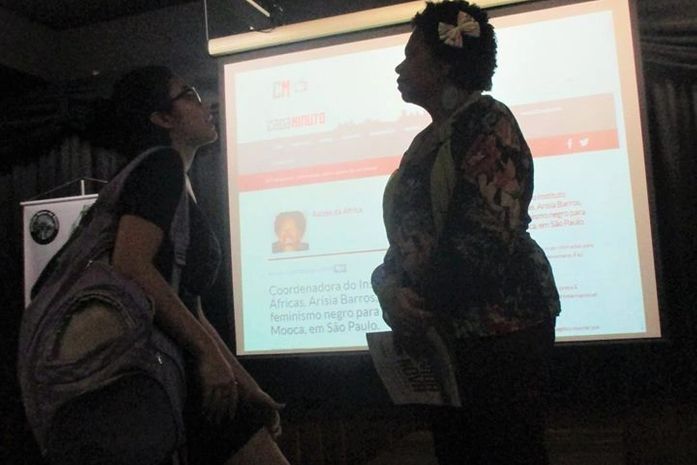 Mulher assume logo essa pretitude e vai ser feliz.