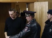 Crítico do Kremlin, Navalny é levado a hospital alemão