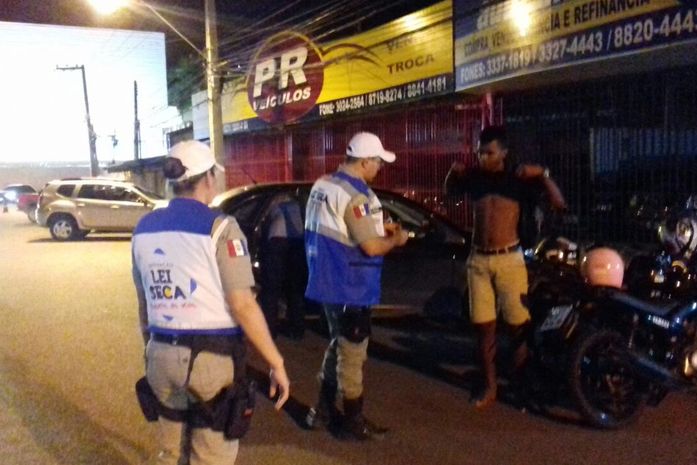 Operações da “Lei Seca” resultam em prisões e veículos recolhidos em Maceió