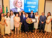 Câmara destaca pioneirismo de Marluce Caldas durante entrega de título de cidadã maceioense