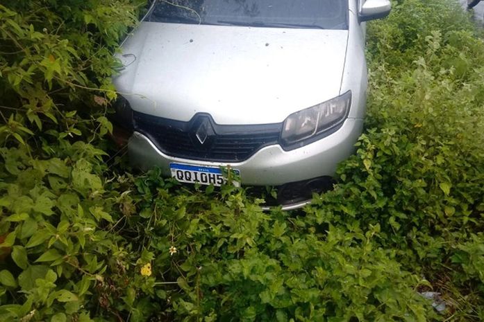 Motorista de aplicativo é colocado no porta-malas durante assalto 