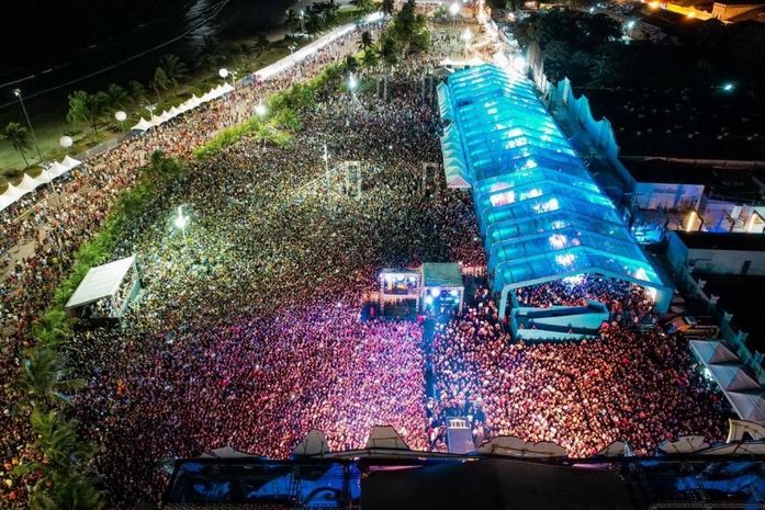 Mais de 100 mil pessoas foram curtir a última noite do São João no Jaraguá
