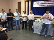 Prefeito Toninho Lins entrega kits de trabalho a agentes comunitários