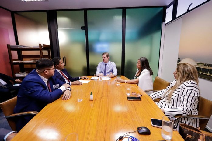 Em reunião com Tia Júlia, deputado Marx Beltrão reforça compromisso com Palmeira dos Índios