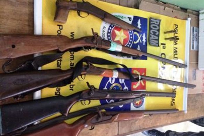 Homem é preso pela posse irregular de cinco armas de fogo