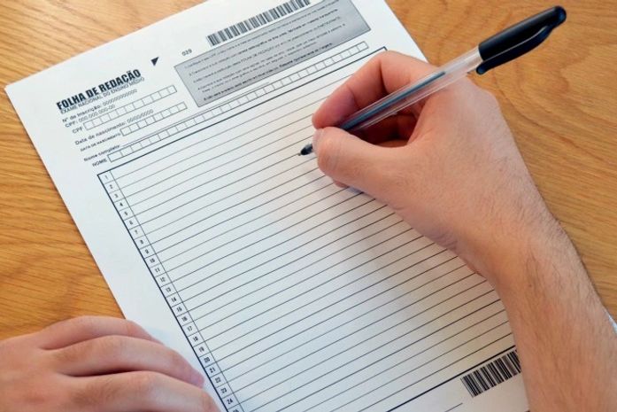 “A ideia do Enem é colocar um tema abrangente e saber como você fala e escreve sobre ele. Porque a ideia é que todos consigam fazer a redação”, diz especialista